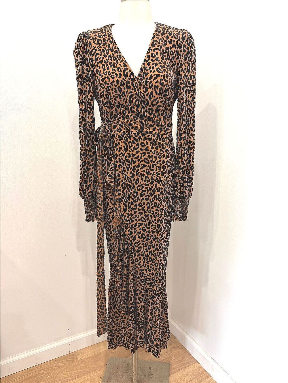 NWT Little Mistress Size 4 Leopard Print Long Sleeve Maxi Dress